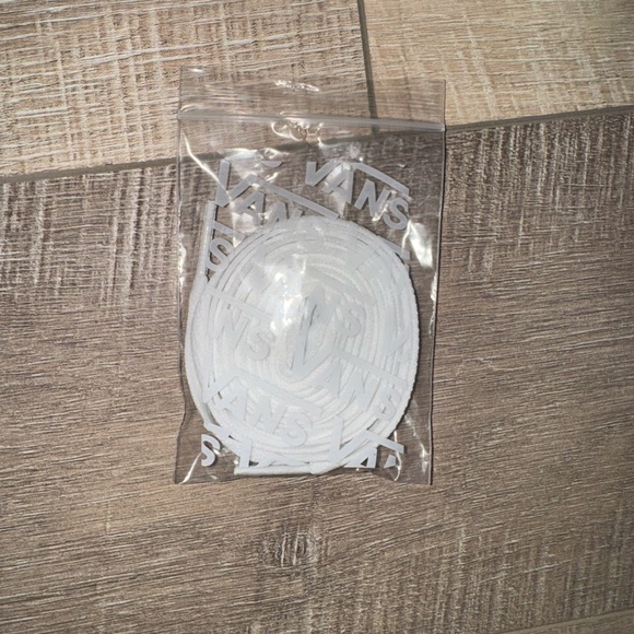 Vans - Picture 2 of 5